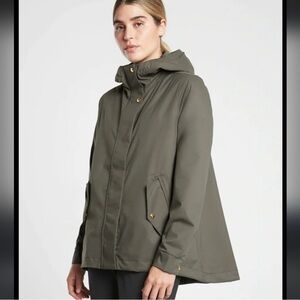 Athleta Surto Waterproof Jacket in Mountain Olive Green Size XXSmall